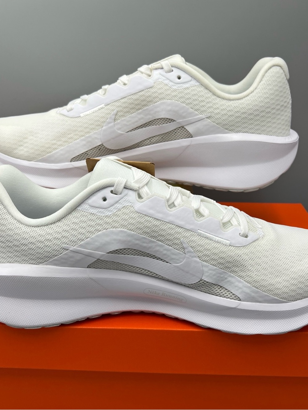 Nike Downshifter 13 Road Running Shoes. Wolf. Men's Sz 11, Wmns 12.5, FD6454-10 - Picture 2 of 7